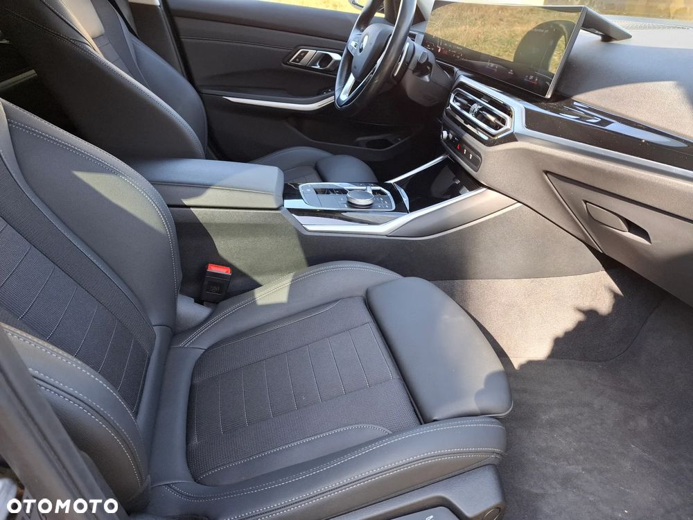 BMW Seria 3 318d Sport Line Shadow - 23