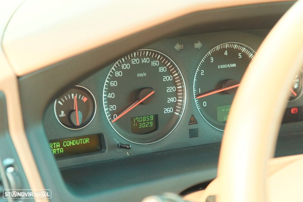Volvo V70 2.0 T Nivel 2 - 23