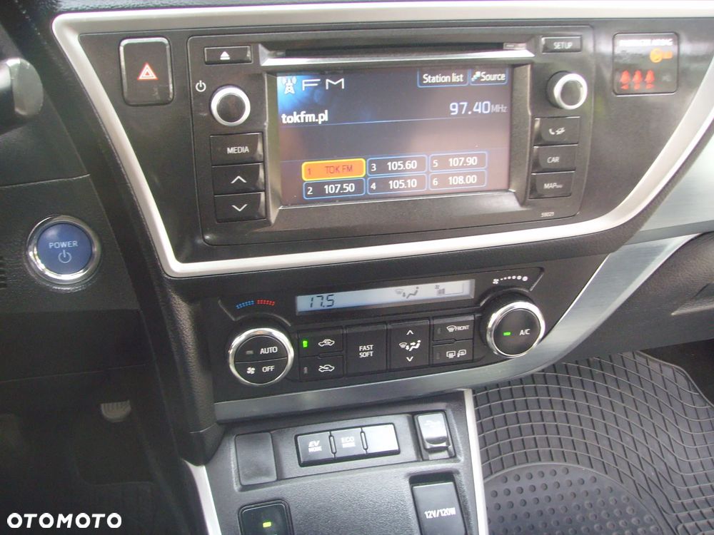 Toyota Auris ver-1-8-hsd-luna - 16