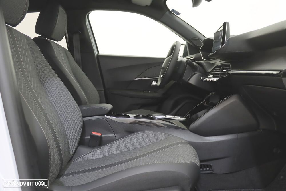 Peugeot e-2008 54 kWh Allure - 9