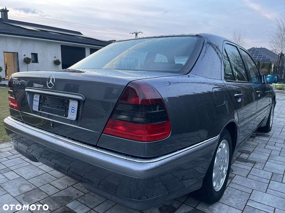 Mercedes-Benz Klasa C 180 Classic - 12