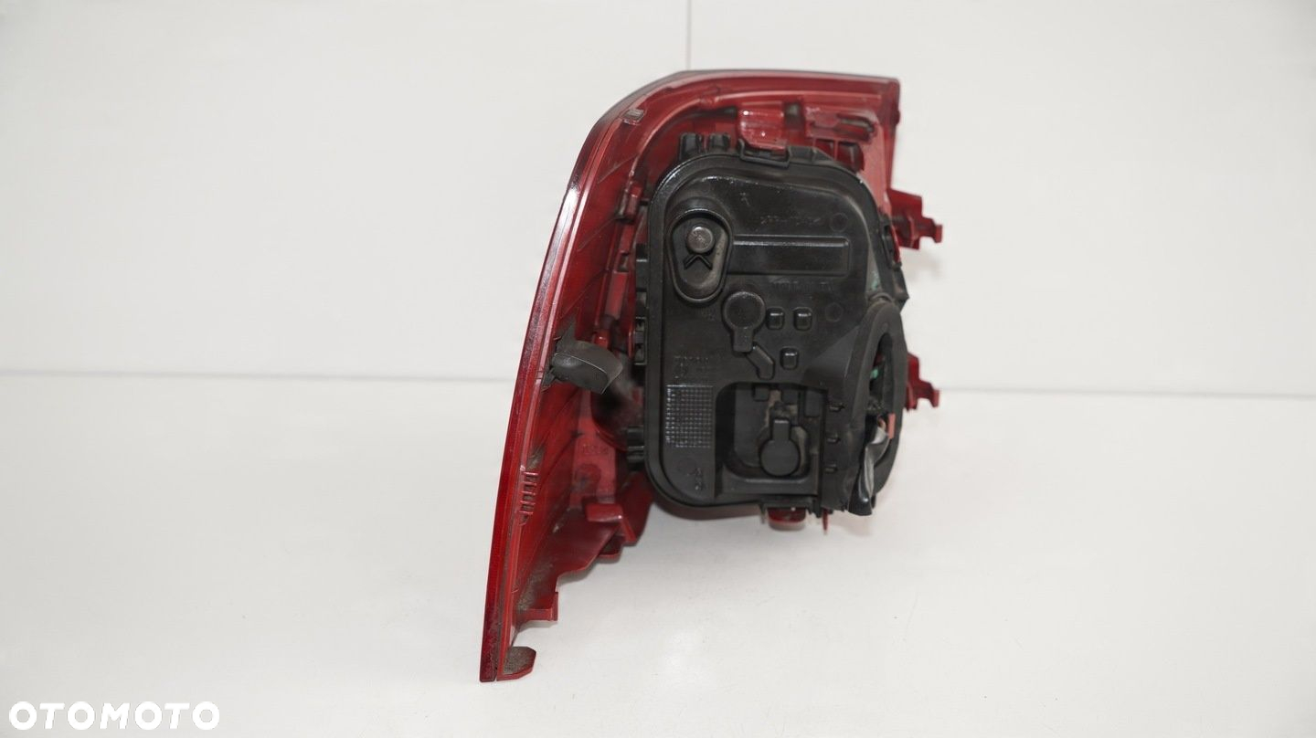 LAMPA PRAWY TYŁ TYLNA VW SHARAN MK2 10-16R - 3