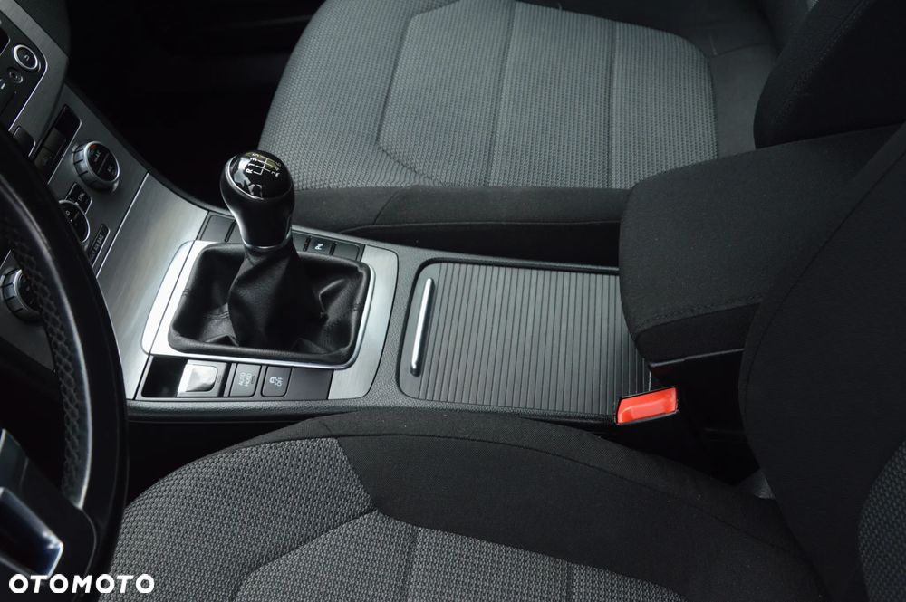 Volkswagen Passat - 18