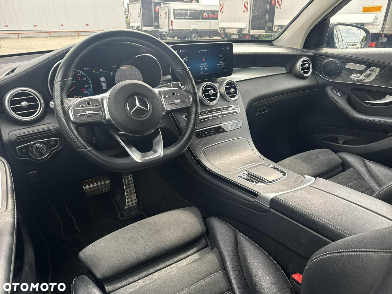 Mercedes-Benz GLC - 13