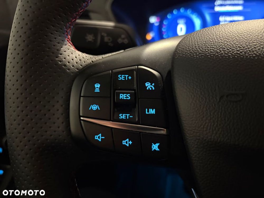 Ford Kuga 2.5 Duratec FHEV 4x4 ST-LINE - 24