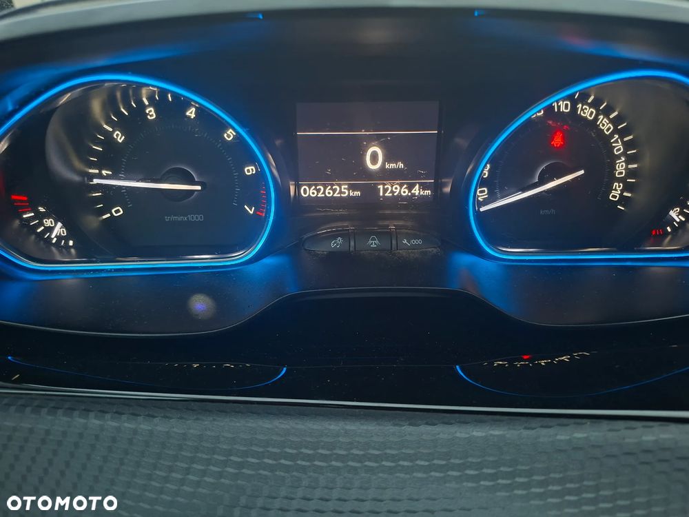 Peugeot 2008 - 12
