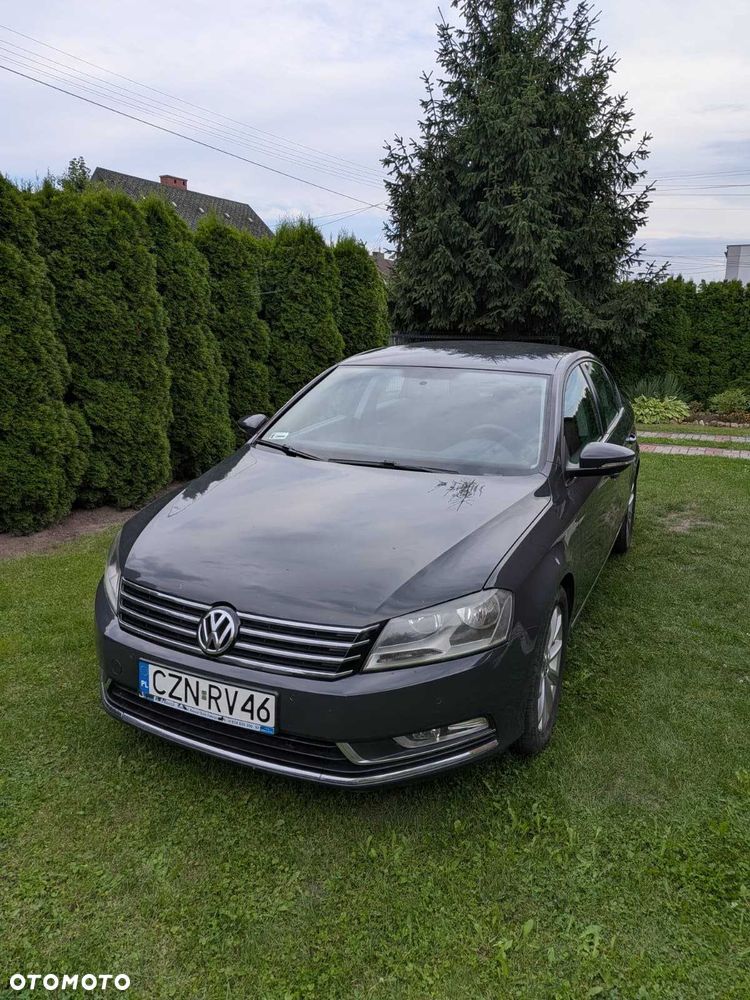 Volkswagen Passat - 1