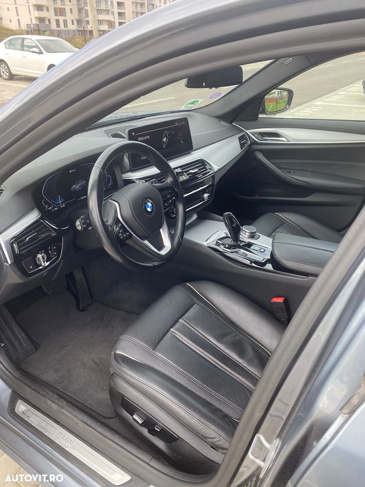 BMW Seria 5 530e Aut. - 9
