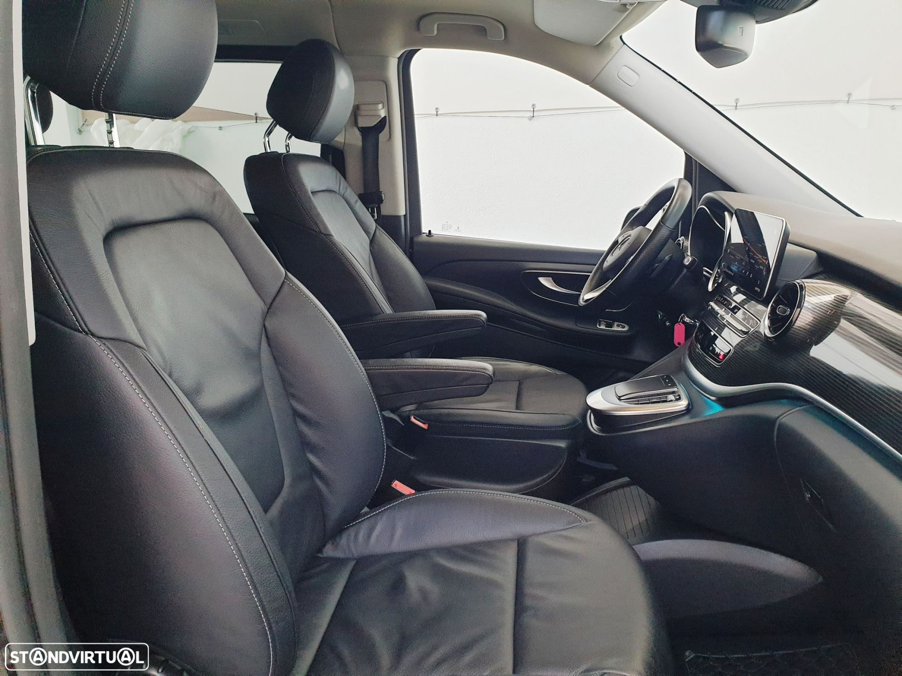 Mercedes-Benz V 300 d Longo Avantgarde - 28