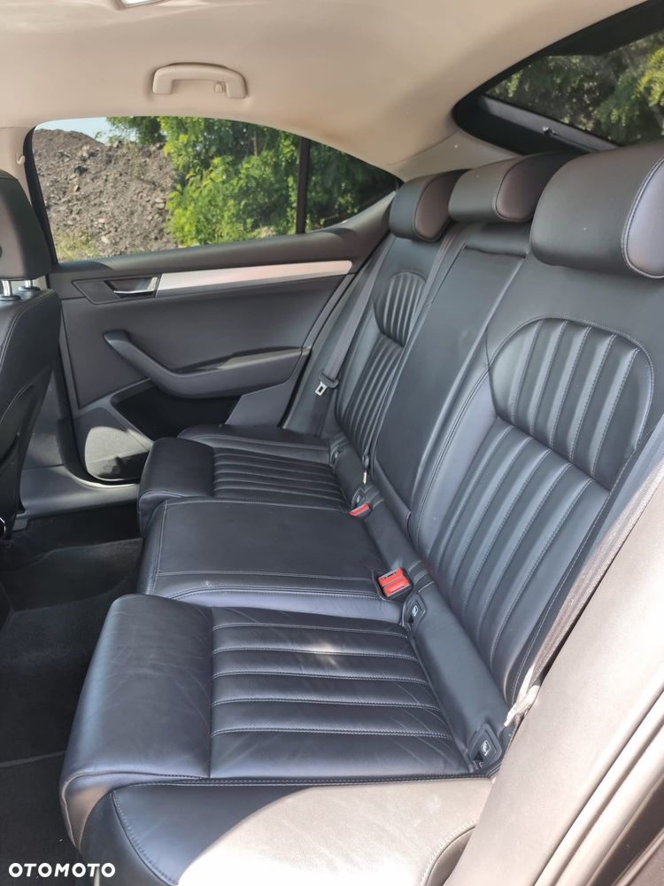 Skoda Superb 2.0 TDI Ambition DSG - 11