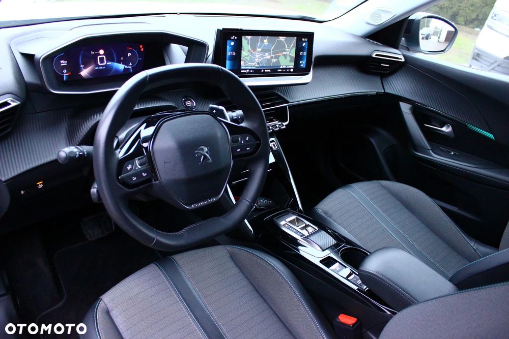 Peugeot 2008 BlueHDi 130 Allure S&S EAT8 - 26