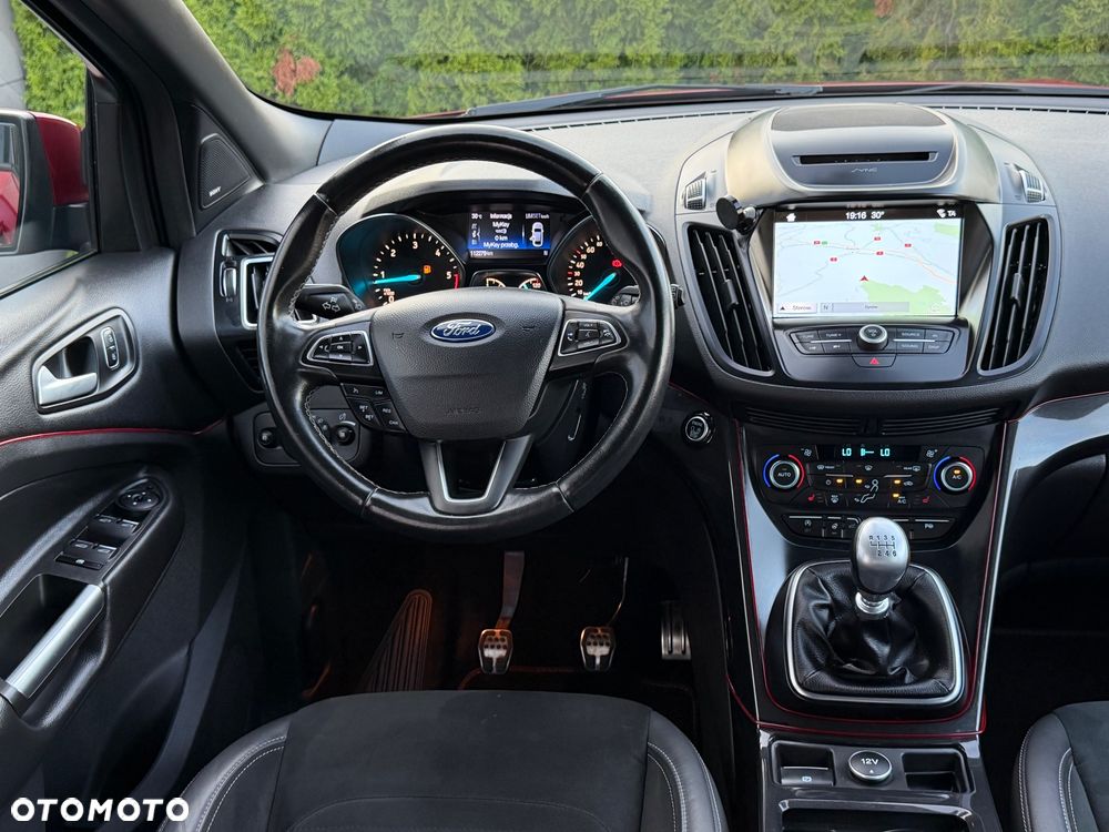 Ford Kuga 2.0 TDCi 4x4 ST-Line - 28
