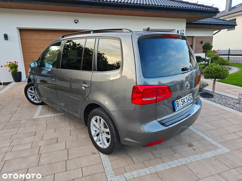 Volkswagen Touran - 9