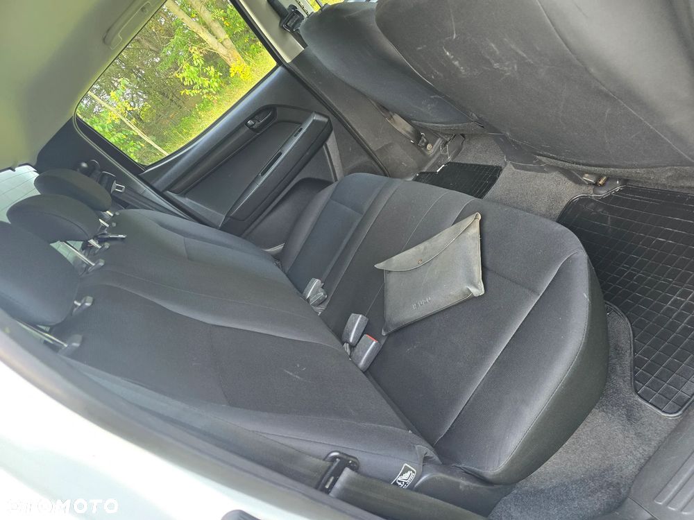 Isuzu D-Max 2.5 EC LS - 16