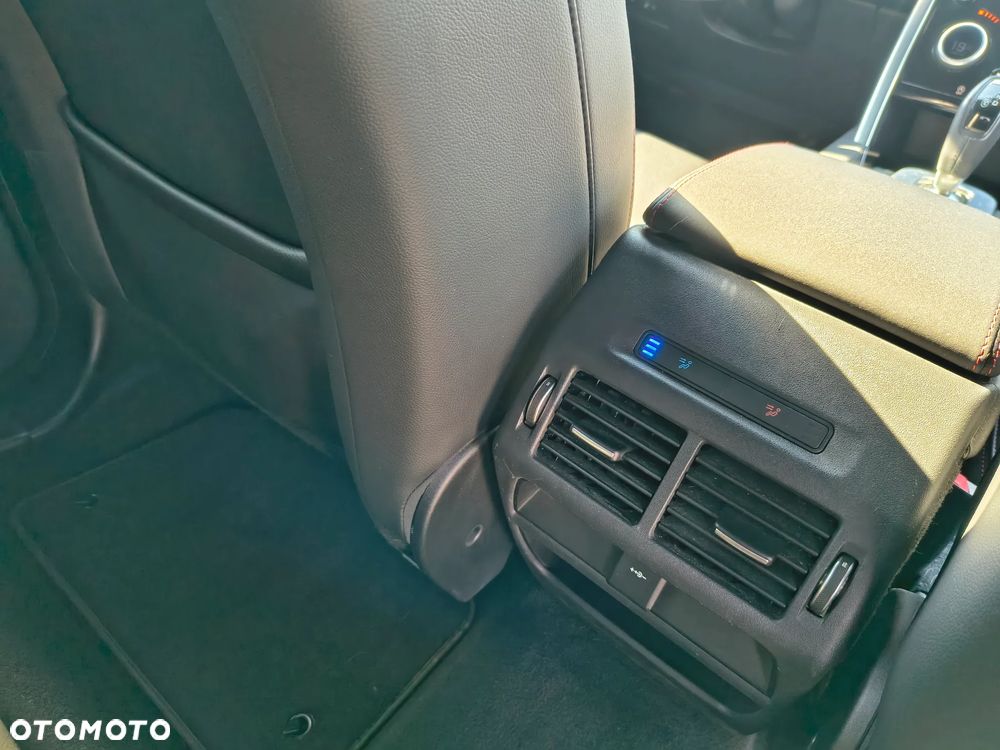 Land Rover Discovery Sport 2.0 P200 mHEV R-Dynamic S - 17