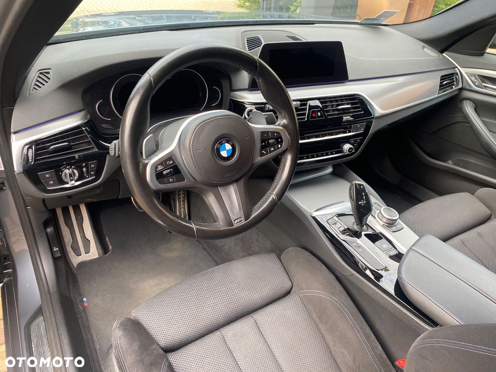 BMW Seria 5 530e iPerformance GPF - 17