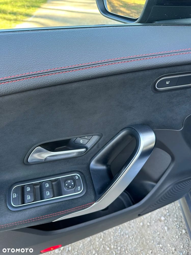 Mercedes-Benz CLA - 15