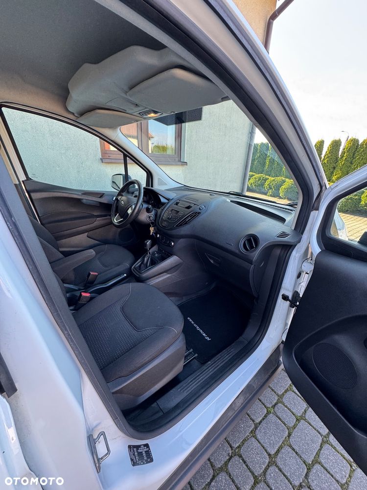 Ford Transit Courier - 8