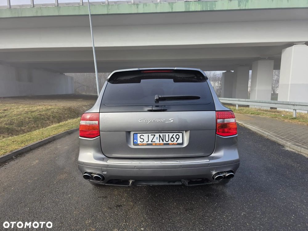 Porsche Cayenne - 6
