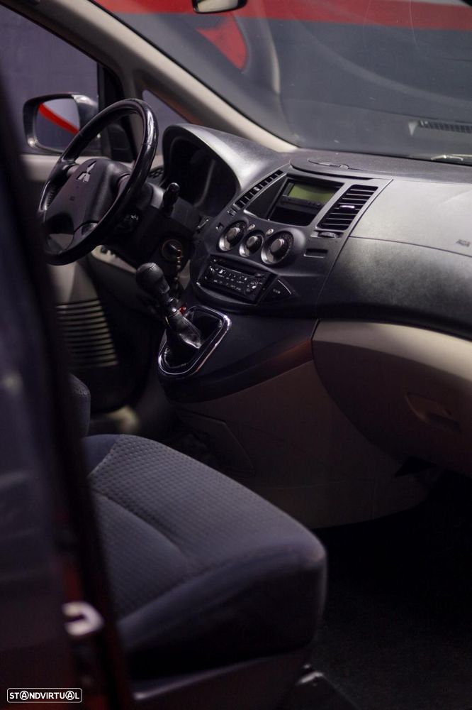 Mitsubishi Grandis 2.0 DI-D Sport - 10