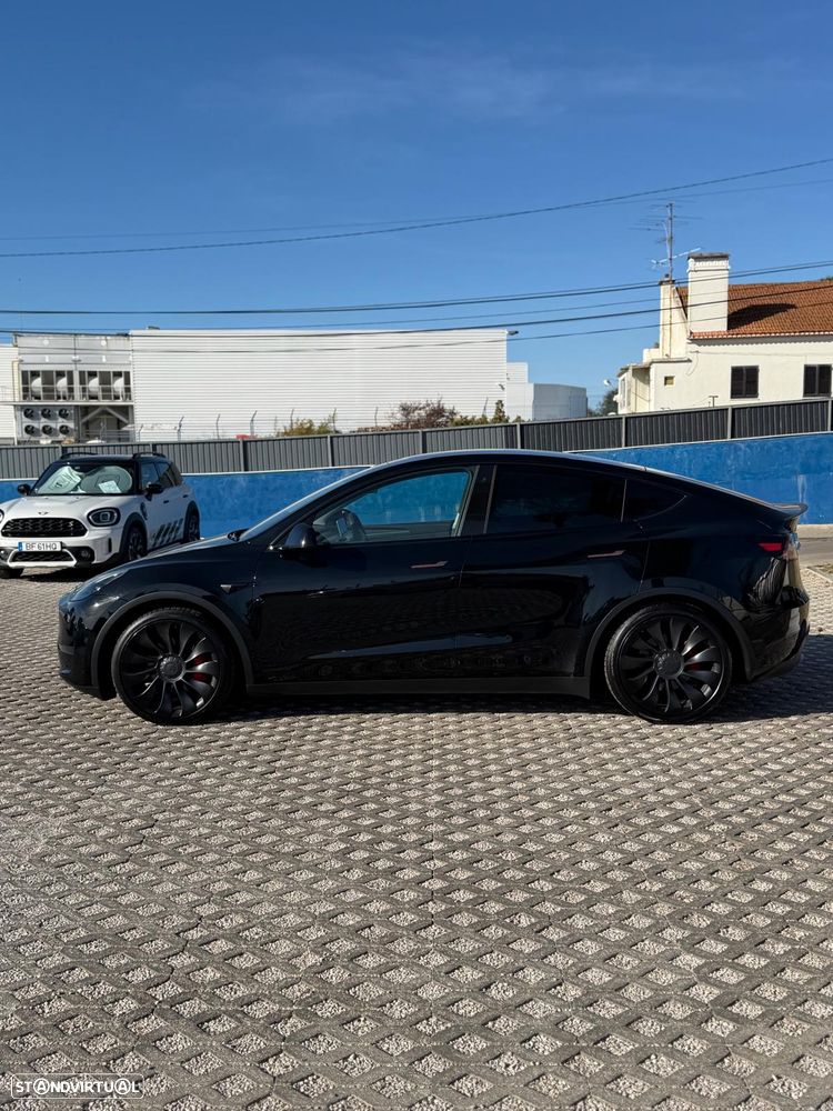 Tesla Model Y Performance Dual Motor AWD - 8