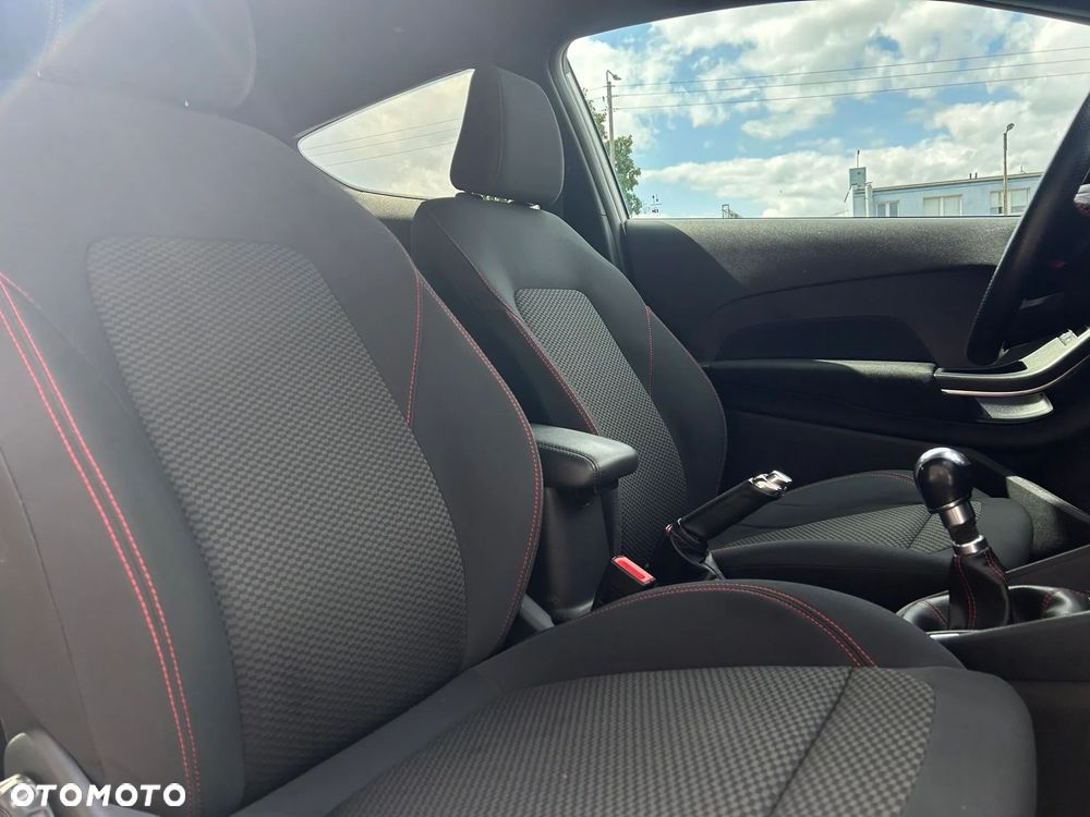 Ford Fiesta 1.5 TDCi S&S ST-LINE - 24