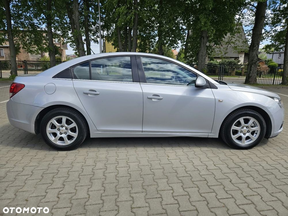 Chevrolet Cruze - 8