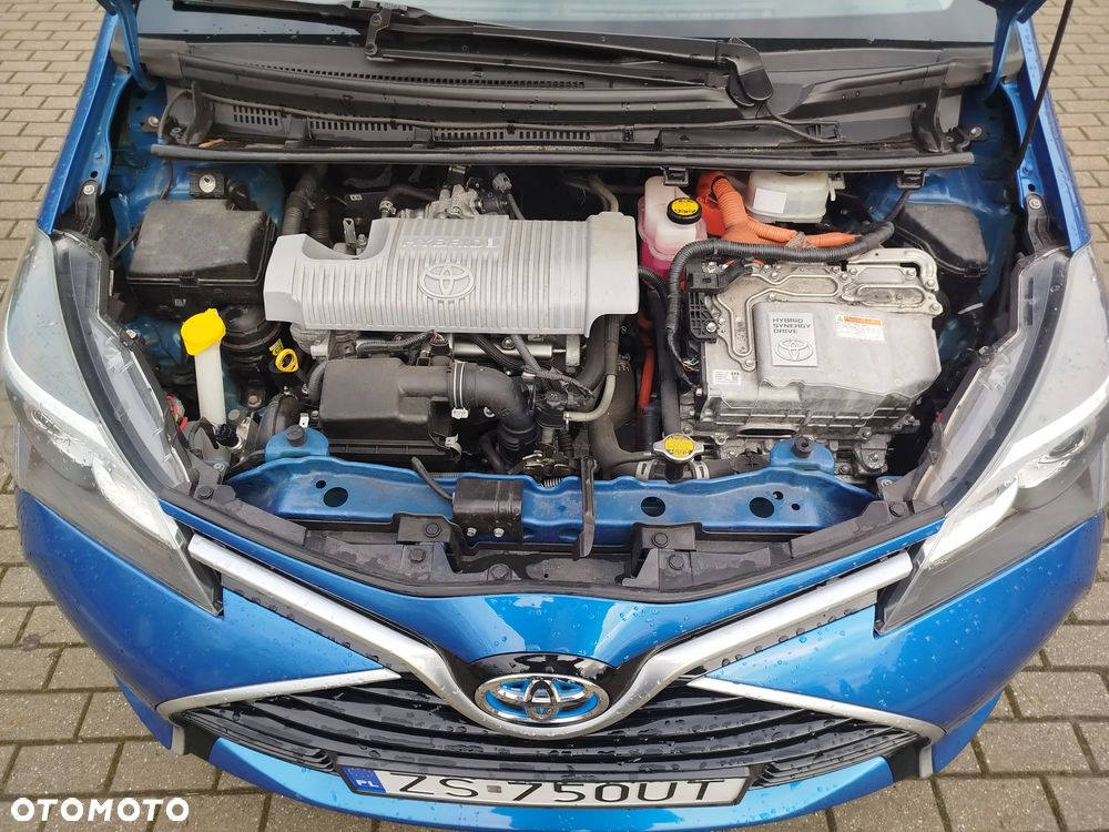 Toyota Yaris Hybrid 100 Premium - 9