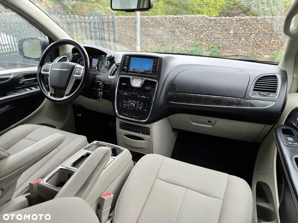 Chrysler Town & Country 3.6 Touring - 6