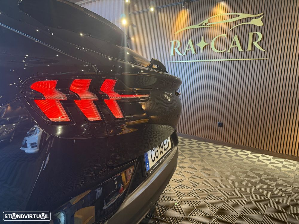 Ford Mustang Mach-E Premium - 13