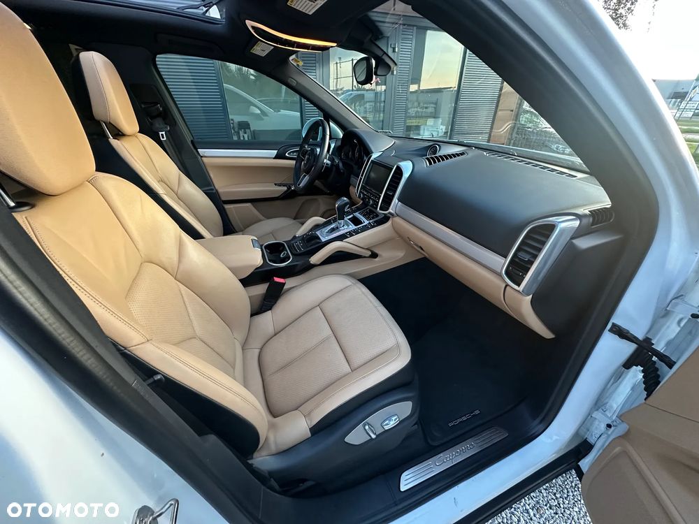 Porsche Cayenne - 8