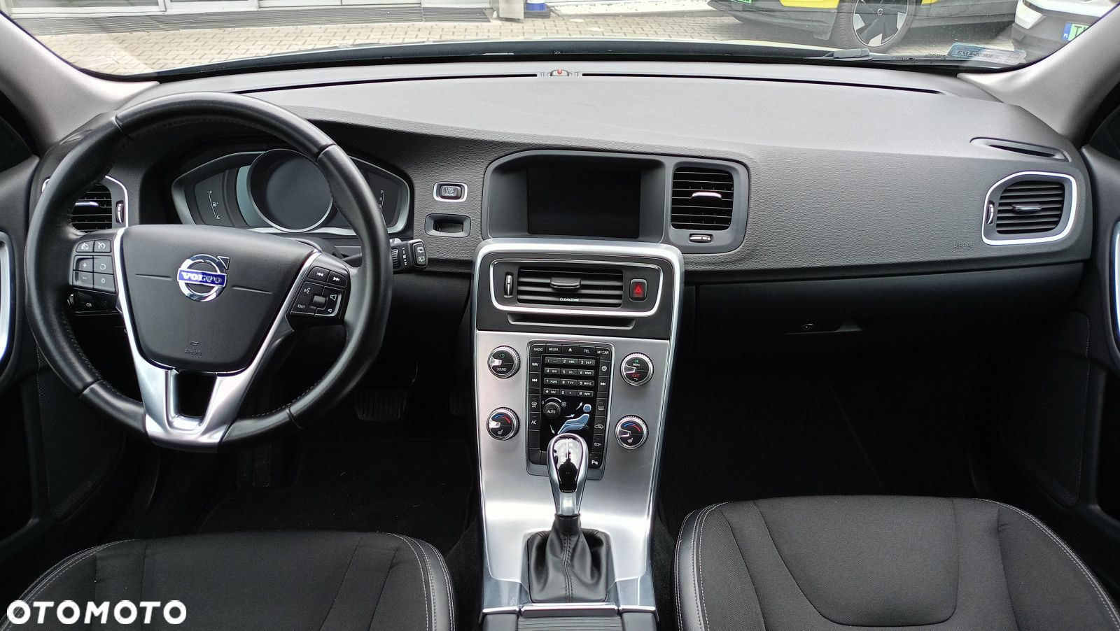 Volvo V60 D4 Drive-E Momentum - 13