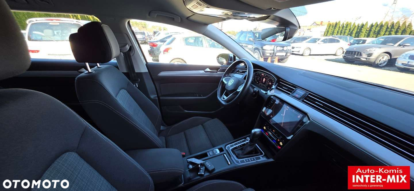 Volkswagen Passat - 30