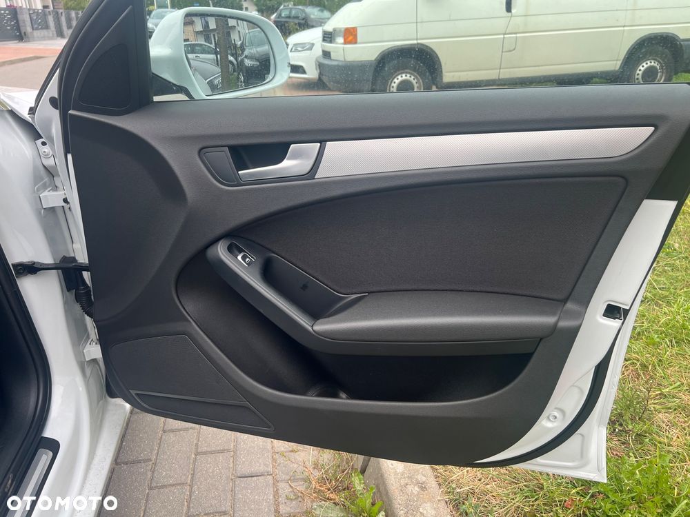 Audi A4 Avant 2.0 TDI DPF multitronic Attraction - 17