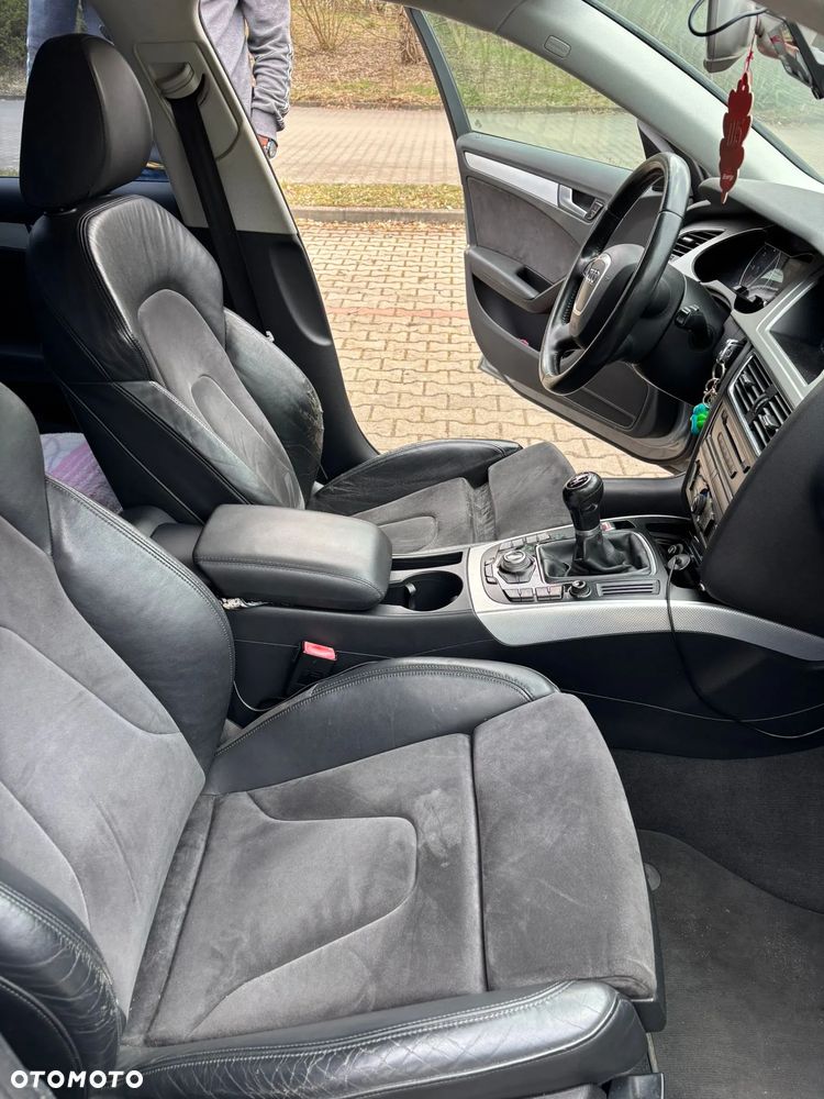 Audi A4 Limousine - 10