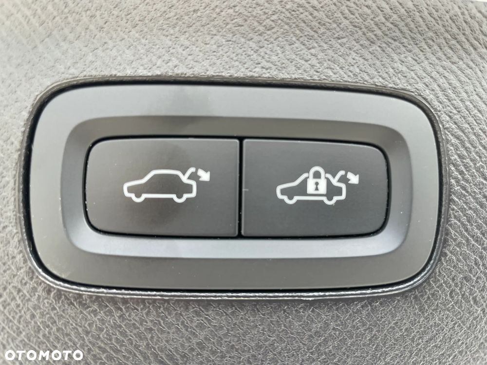 Volvo XC 90 - 38