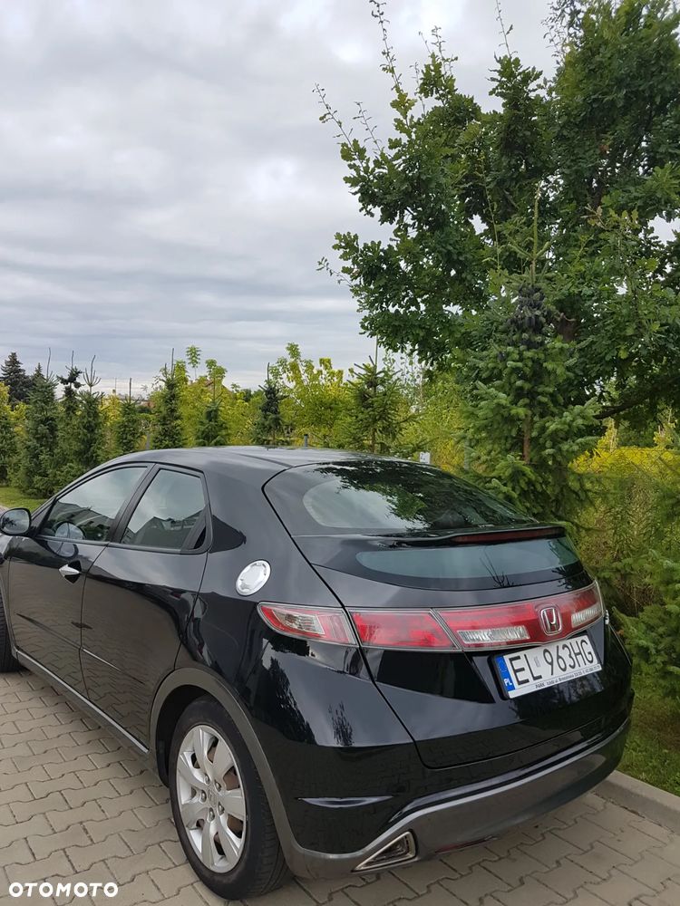 Honda Civic 1.8 Comfort - 29