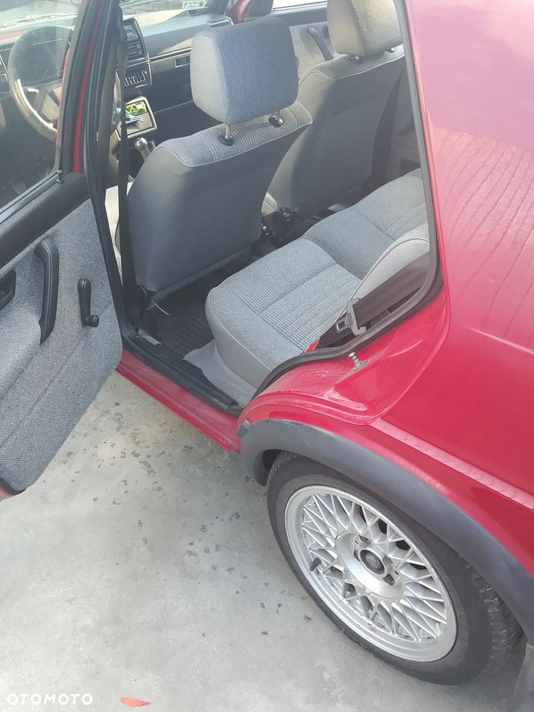 Volkswagen Golf - 8