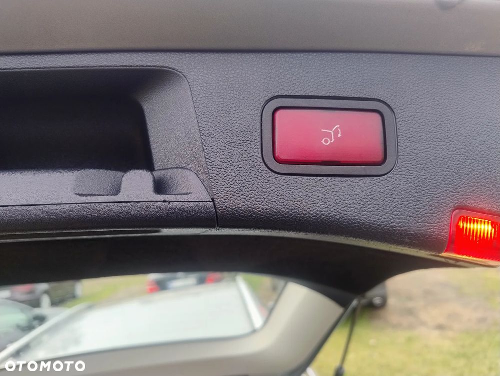 Mercedes-Benz Klasa E 350 CDI DPF BlueEFFICIENCY 7G-TRONIC Avantgarde - 19