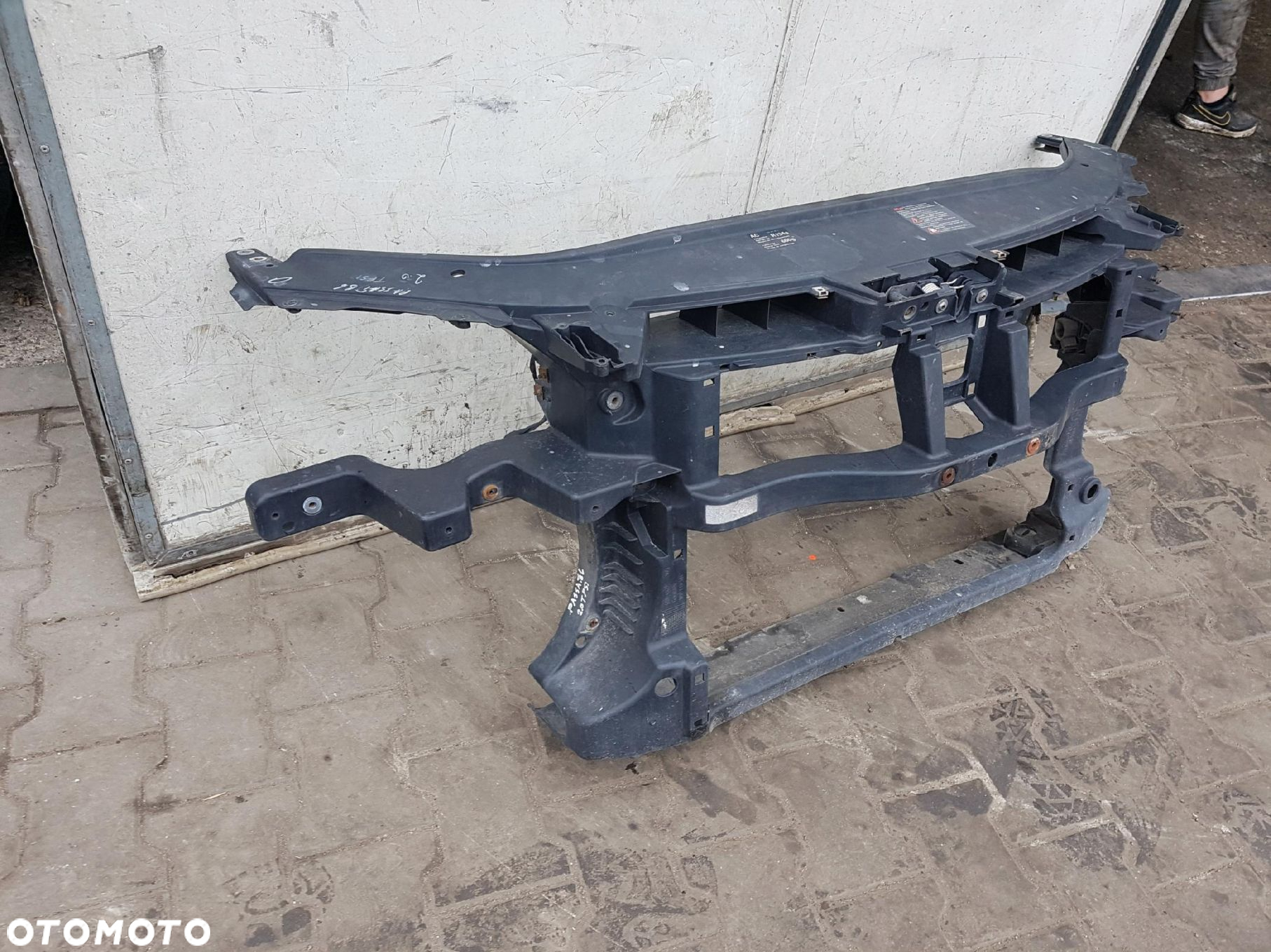 VW PASSAT B6 05-10r PAS PRZEDNI WZMOCNIENIE CZOŁOWE 3C0805588D - 3