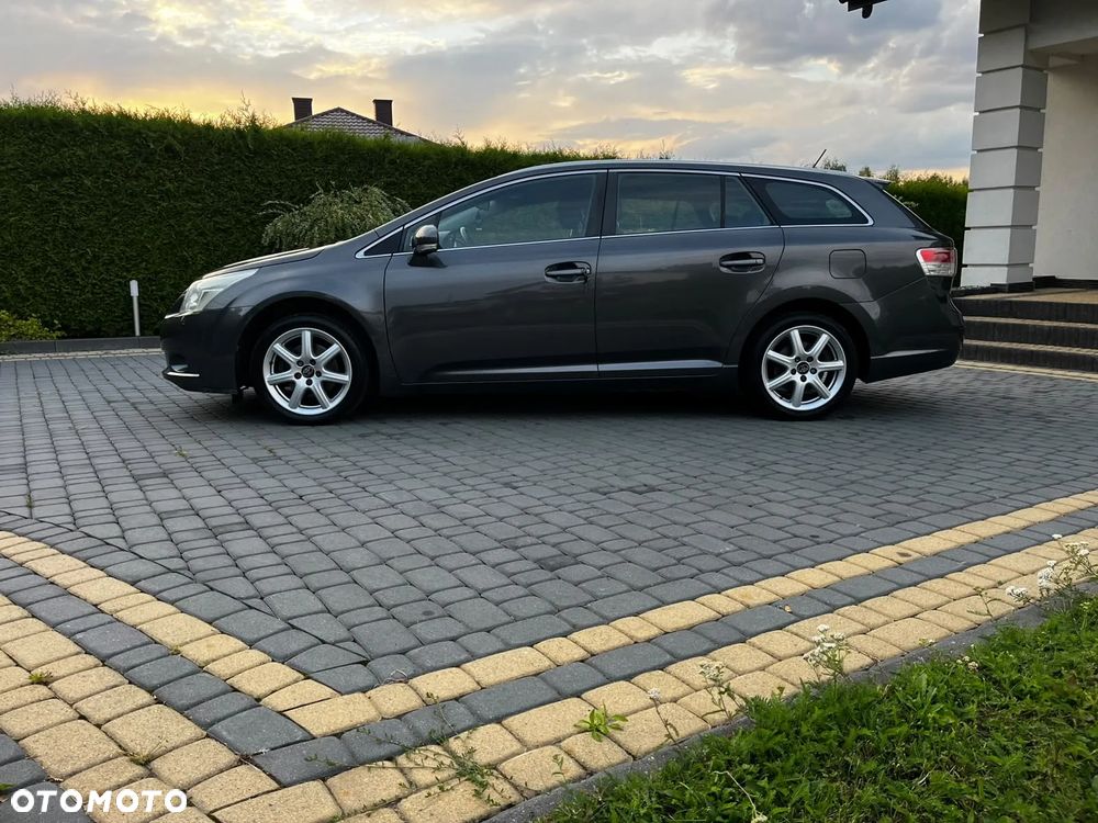 Toyota Avensis - 6