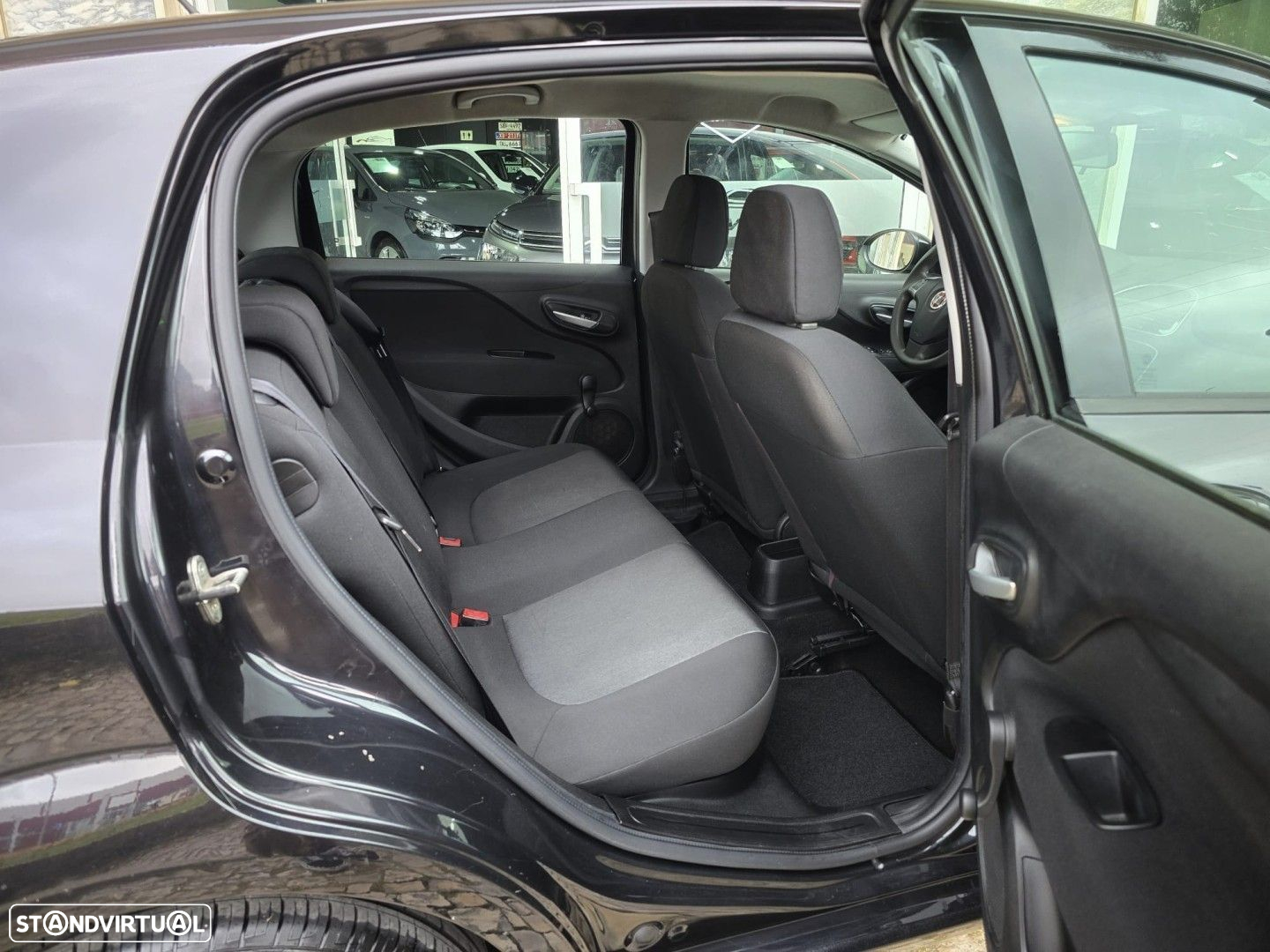 Fiat Punto 1.3 M-Jet Lounge S&S - 16