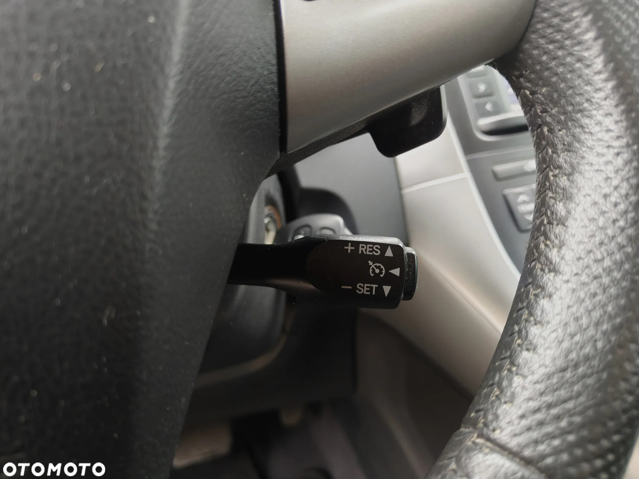 Toyota Auris 1.6 Premium Comfort MS - 22