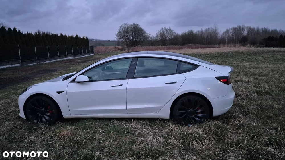 Tesla Model 3 - 4