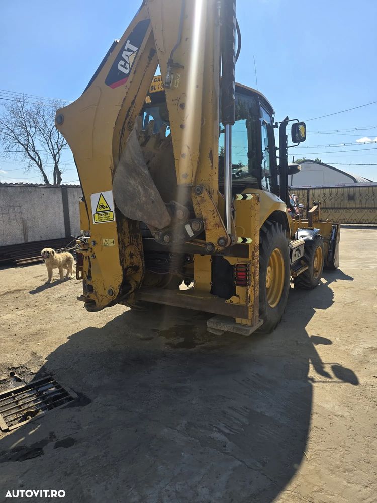 Caterpillar 428F2 - 4