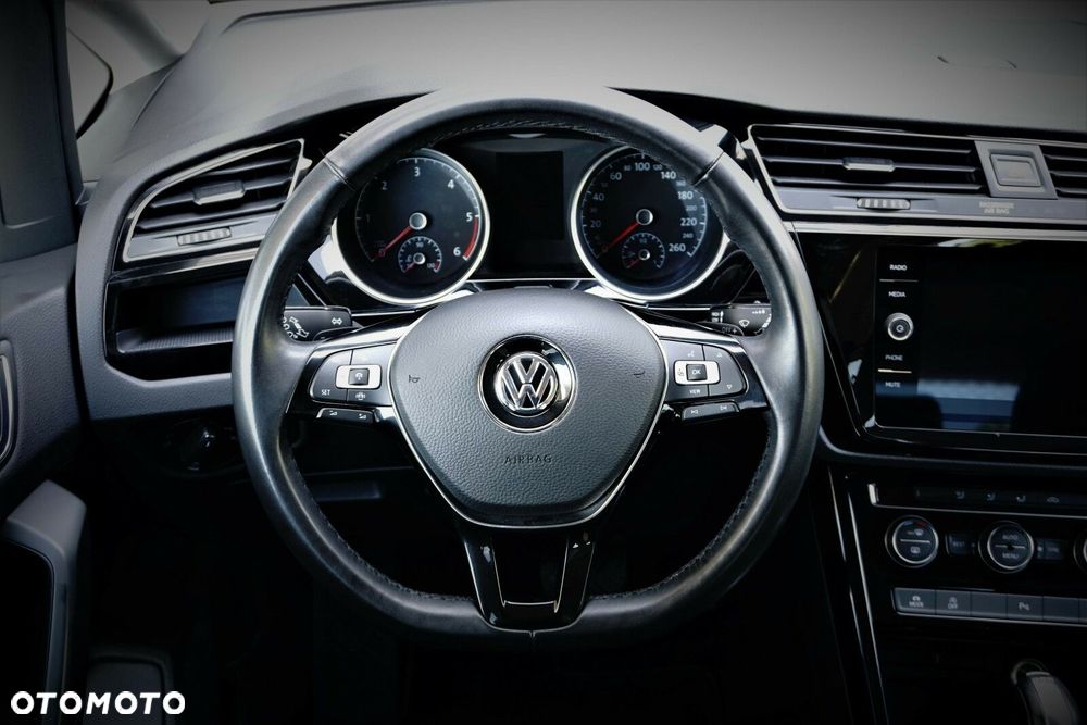 Volkswagen Touran 2.0 TDI BMT Highline DSG - 16