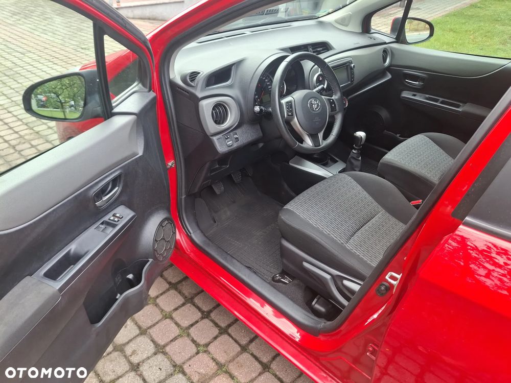 Toyota Yaris 1.33 Selection Platinum - 11