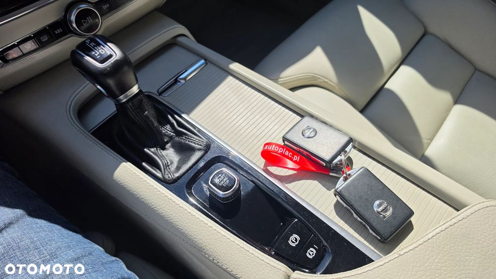 Volvo V90 D4 Geartronic Momentum - 26