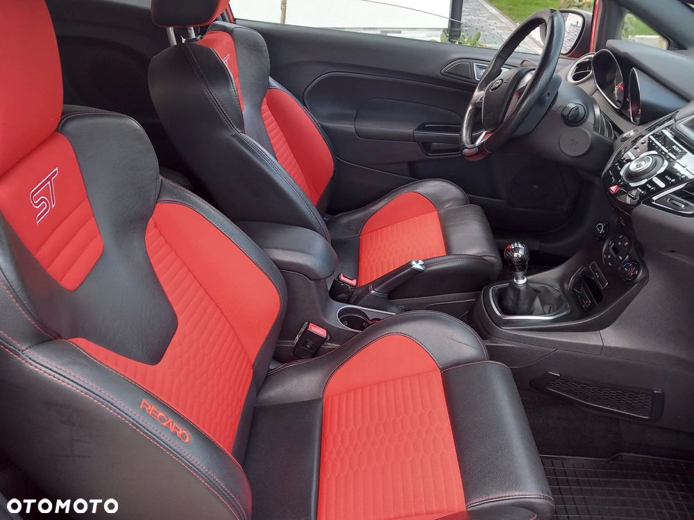 Ford Fiesta 1.6 EcoBoost ST - 25