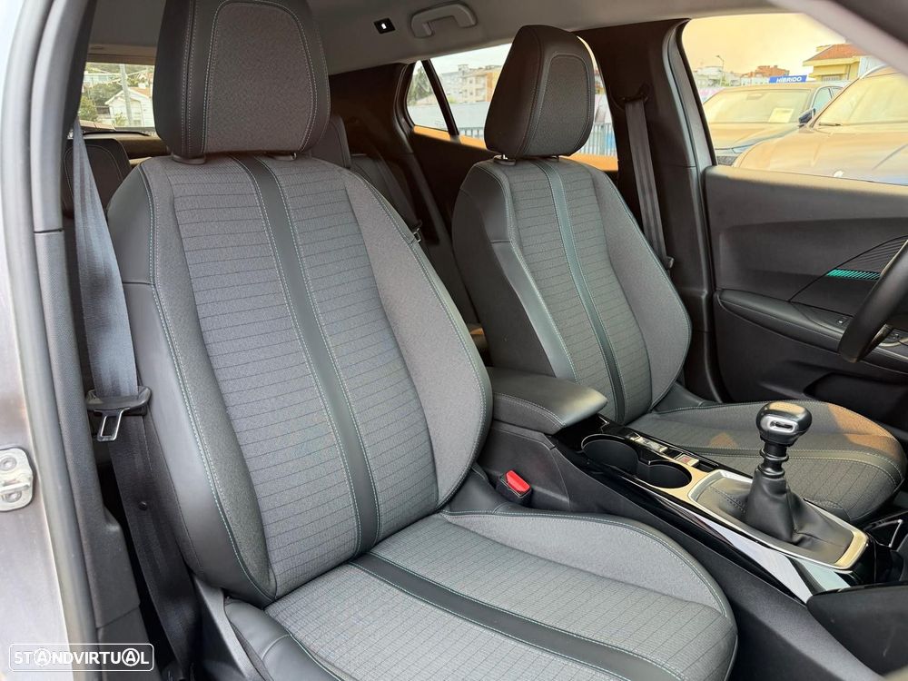 Peugeot 2008 1.2 PureTech Allure - 17